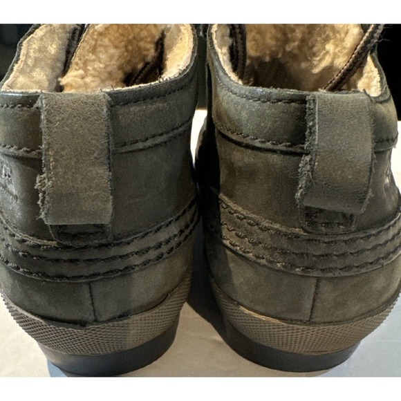 UGG Australia Boots Womens 7 Magpie Duck Ankle Bootie Black Leather - Picture 4 of 8